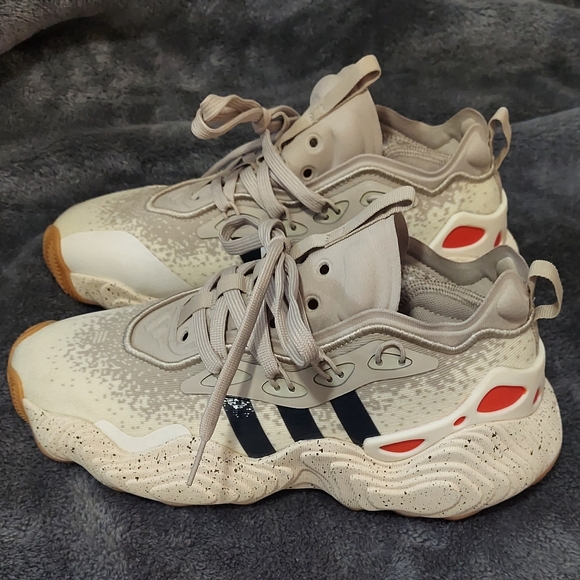 Adidas Trae Young 3 J wonder beige men size 5.5 - Picture 2 of 8